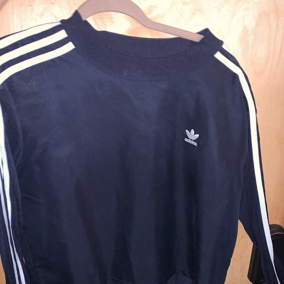 adidas Tops - Adidas long sleeve crop top, worn once